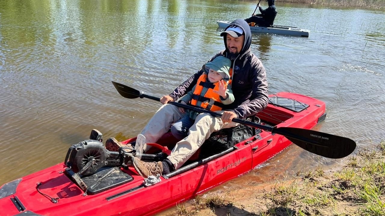 Семейный сплав на каяке: почему это здорово и какую лодку выбрать